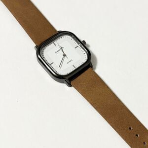 Unisex Geneva Quartz Watch With Leather Band